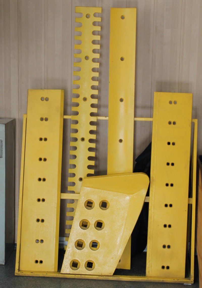 195-70-12492b нож отвала