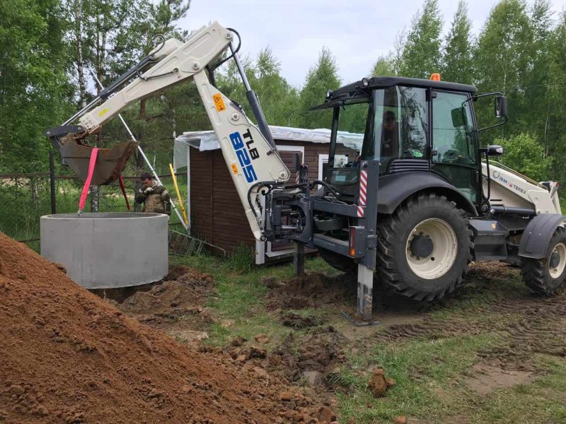 Экскаватор погрузчик Terex 825