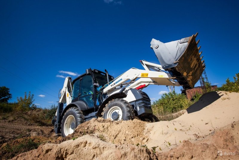 Terex TLB 825-RM