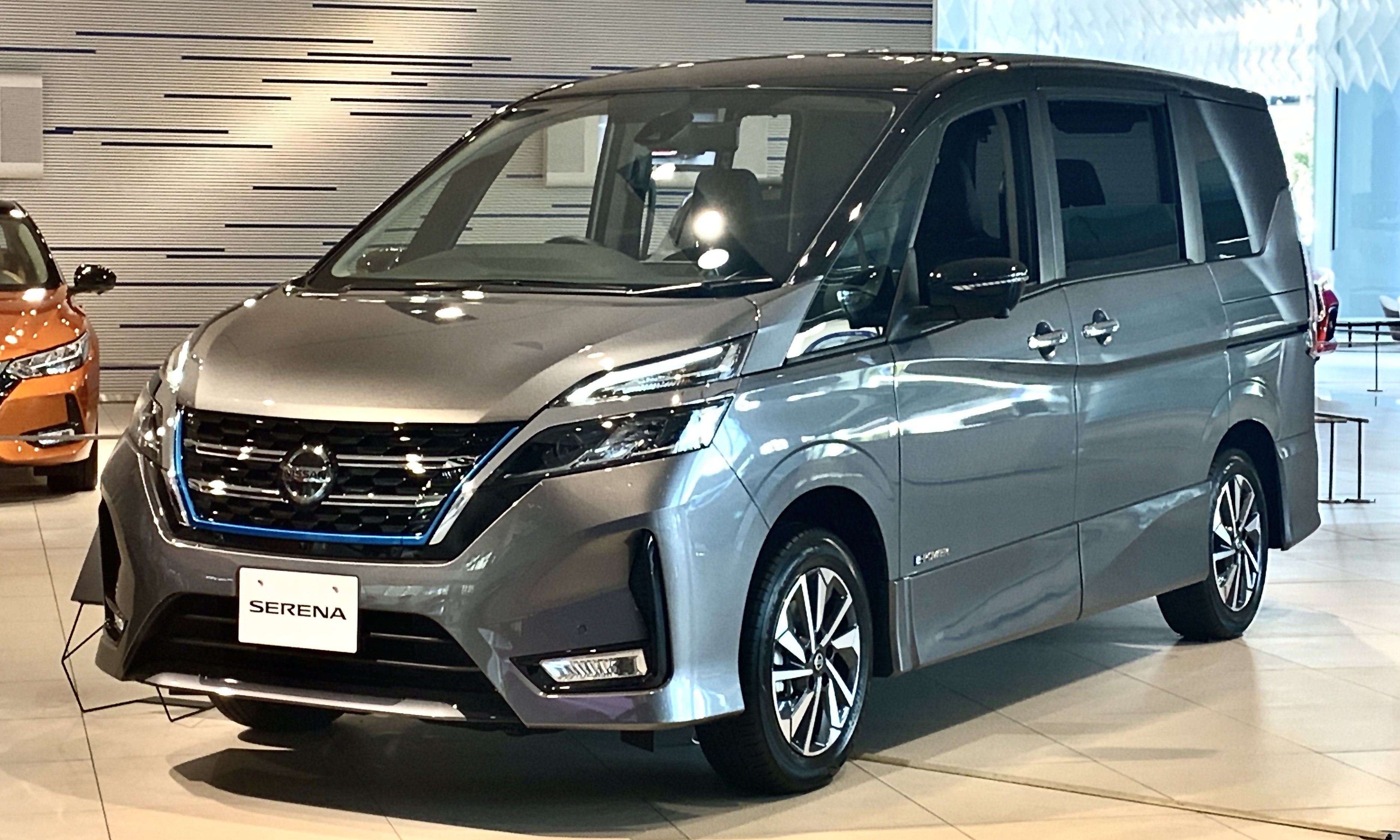 Nissan Serena Купить