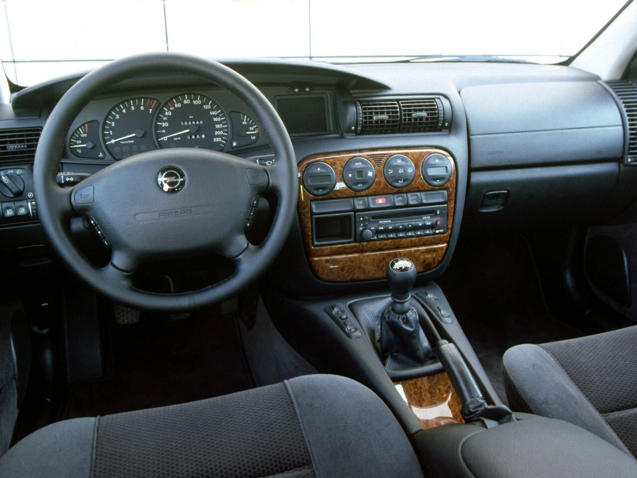 Opel Omega b 1994-1999. Opel Omega b 1994 Interior. Opel Omega b 1998. Opel Omega b Interior. Омега б автомат