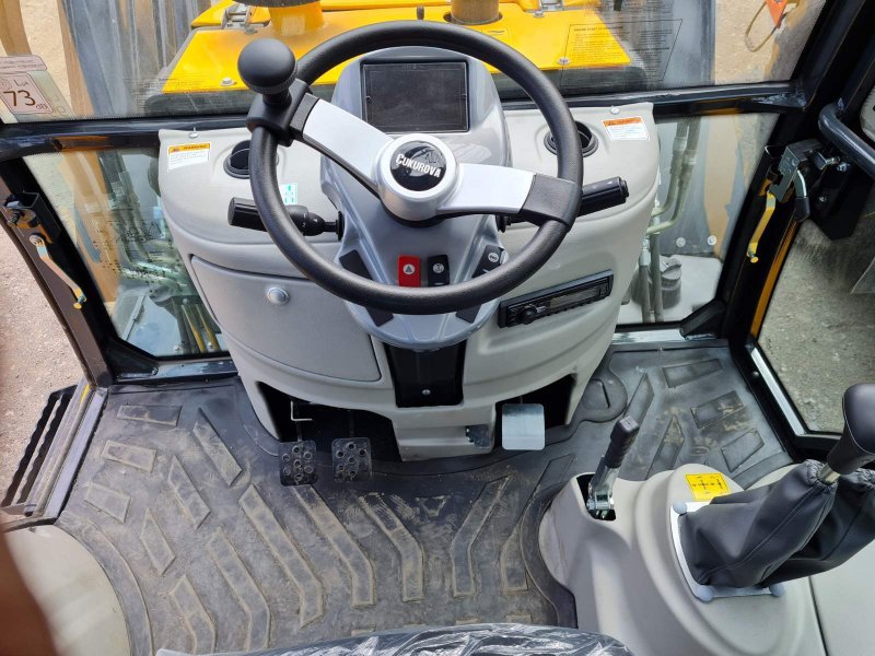 Экскаватор-погрузчик Cukurova 885 c кондиционером