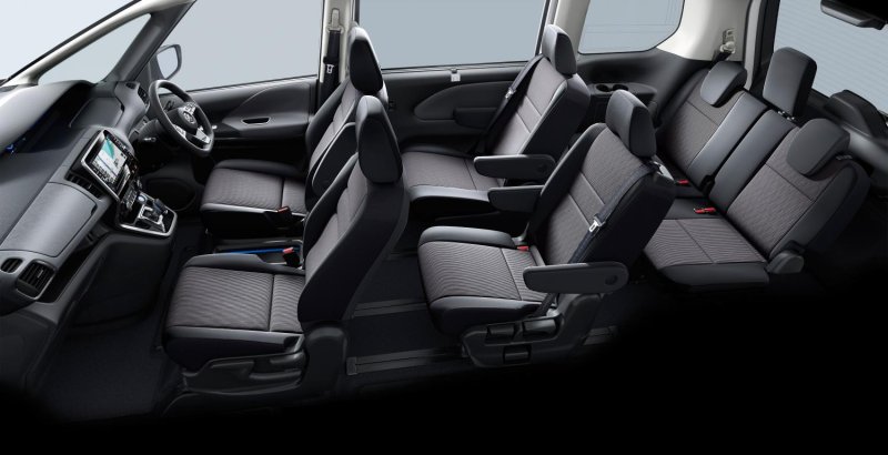 Nissan Serena e-Power салон