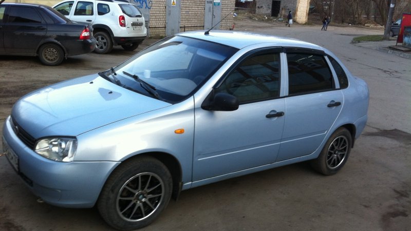 Лада Калина 2005 серая
