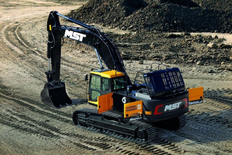 Экскаватор MST m300lc
