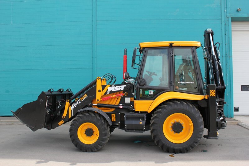 Экскаватор-погрузчик MST m542 Plus