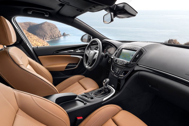 Opel Insignia 2020 седан салон