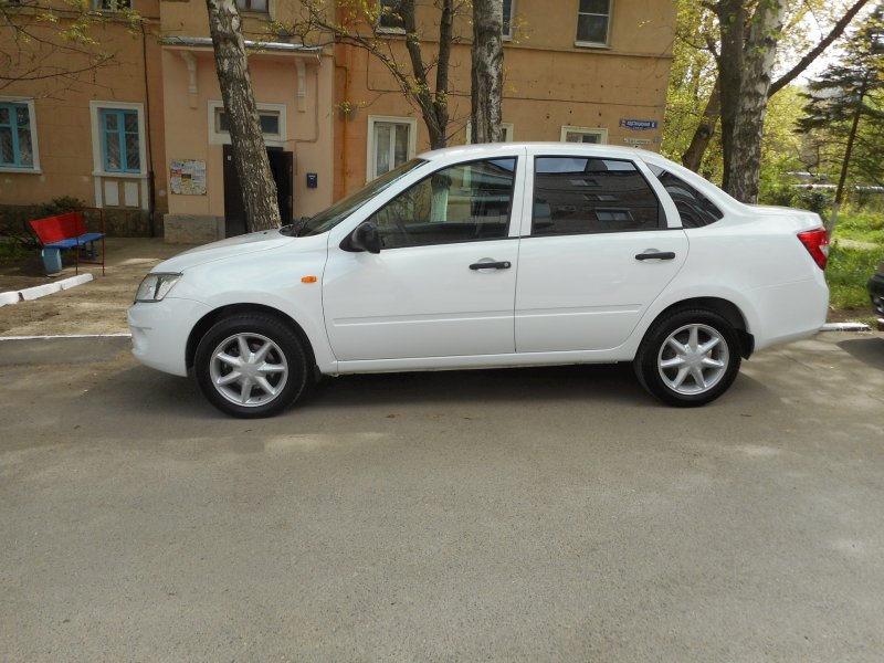 Лада Гранта на литье 185/60/15