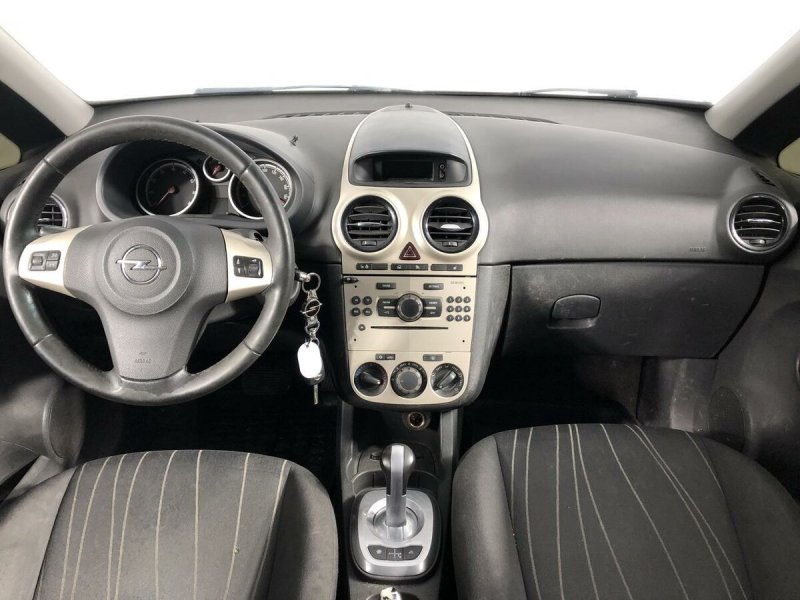 Opel Corsa 2007 салон