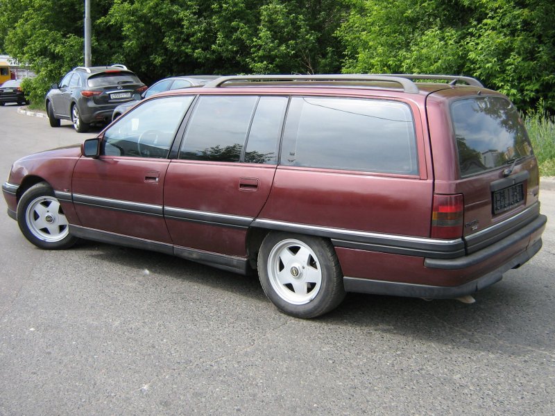 Opel Omega Caravan, 1987