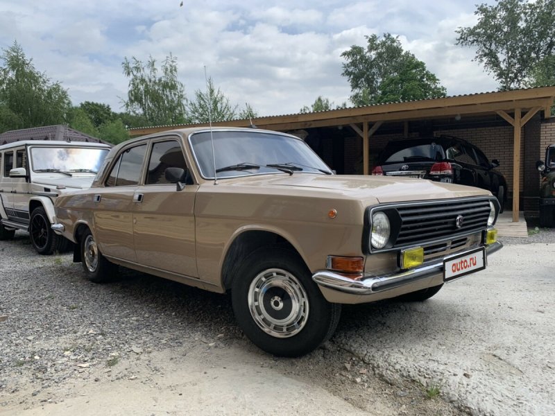 Волга ГАЗ 2410 бежевая