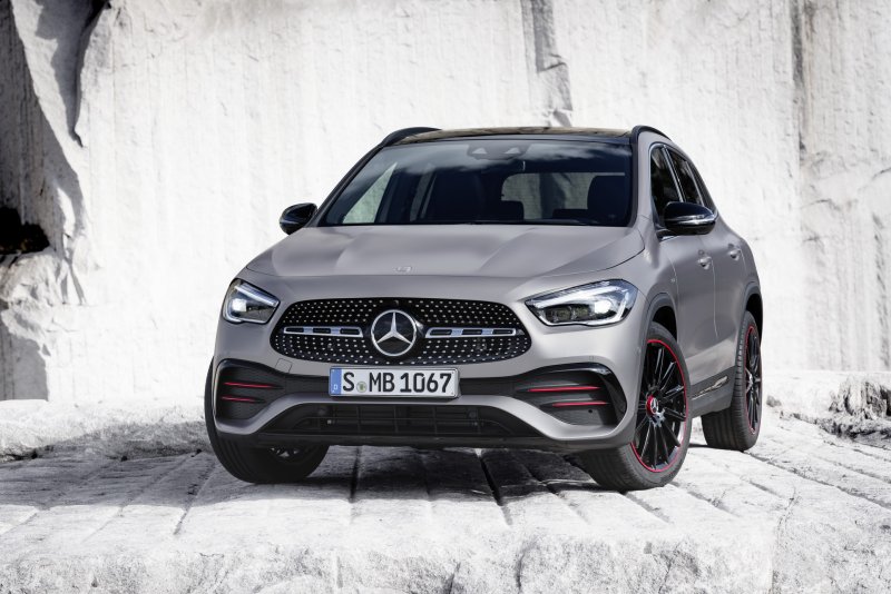 Мерседес-Бенц GLA 2020