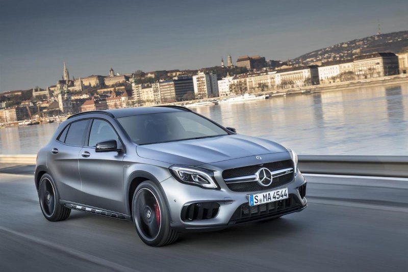 Mercedes-Benz GLA-class
