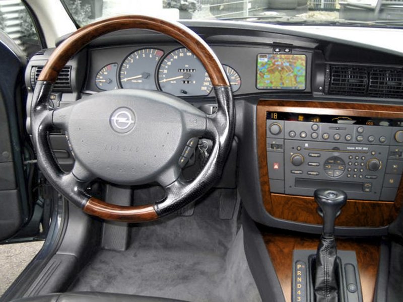 Opel Omega 2003 салон