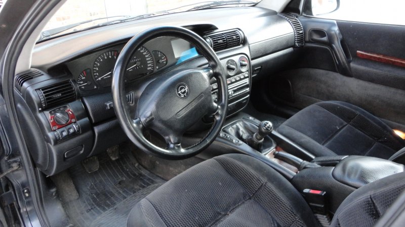 Opel Omega b Salon 1999