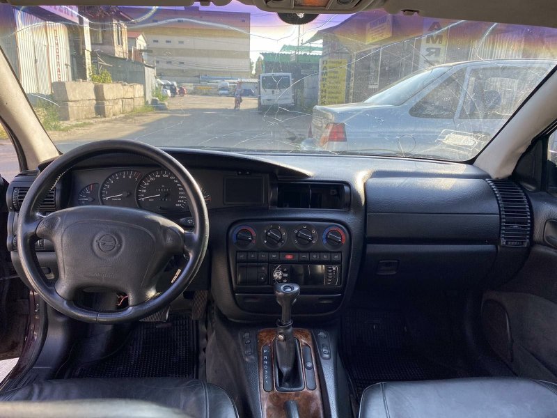Opel Omega b 1995 салон