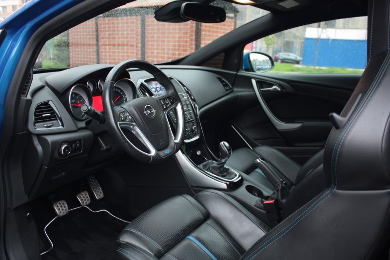 Opel Astra OPC 2020 салон