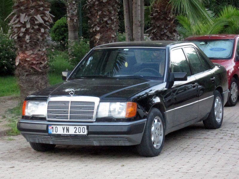 Мерседес e200 старый