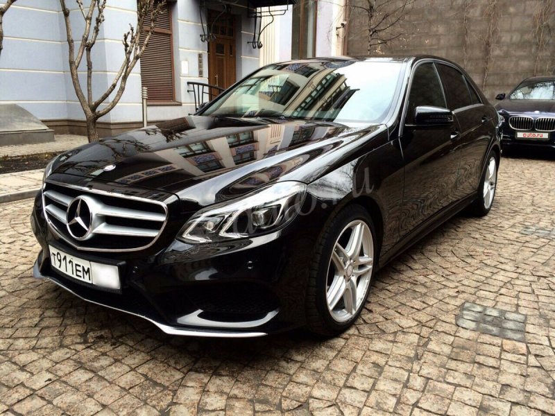 Мерседес e200 черный