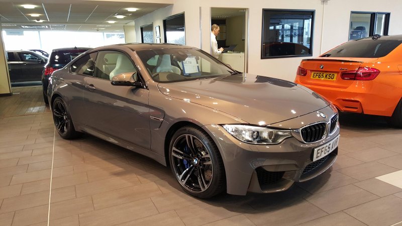 BMW m5 в цвете кориандр