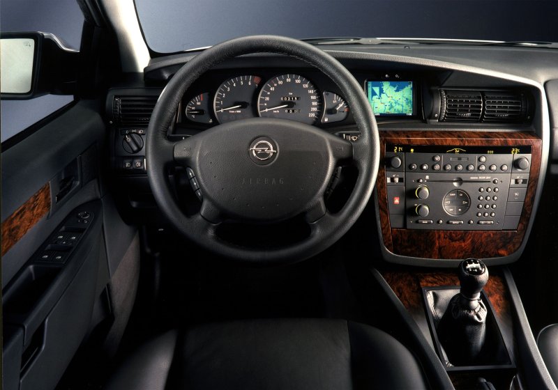 Opel Omega 2003 салон