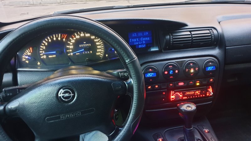 Opel Omega 1994 салон