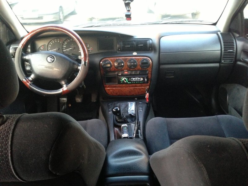 Opel Omega 2000 салон
