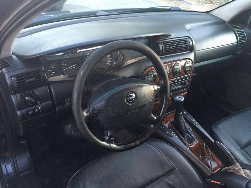 Опель Омега 2.2 автомат