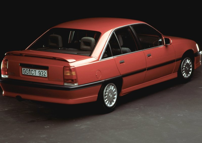 Opel Omega 1987 седан