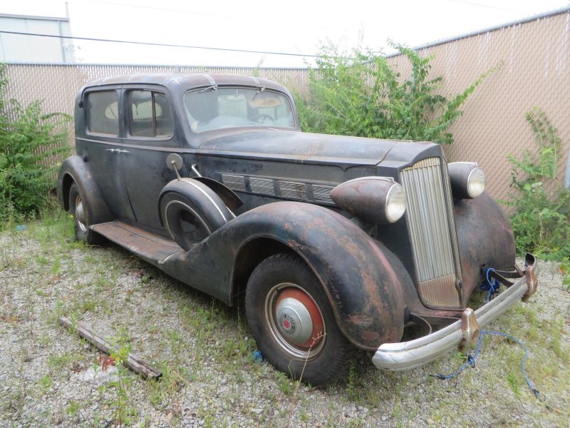 1937 Packard super 8 1501 Club sedan