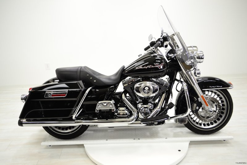Harley Davidson Road King White