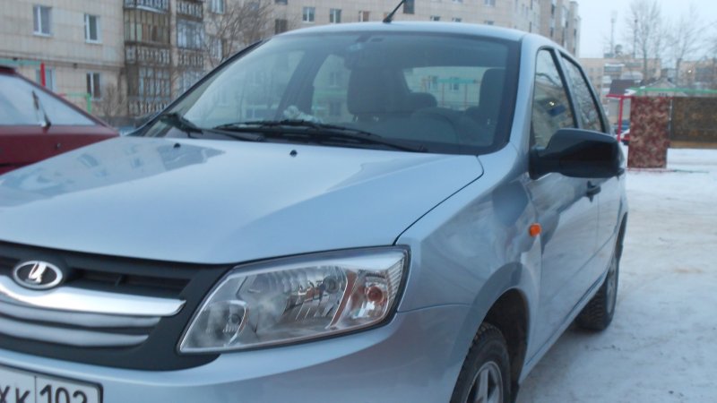 Лада Гранта цвет 413 голубой