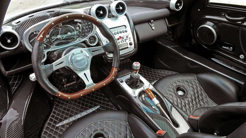 Pagani Zonda салон