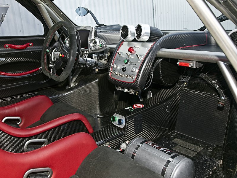 Pagani Zonda салон
