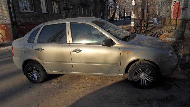 Лада Калина седан бежево серый