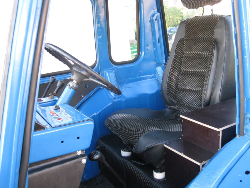 Кабина трактора МТЗ-80