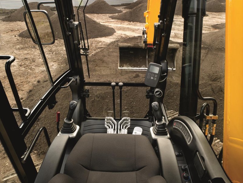 Управление экскаватором JCB js 200