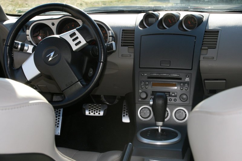 Nissan 350 z магнитола