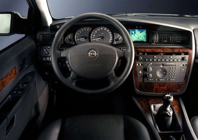 Opel Omega b Рестайлинг салон