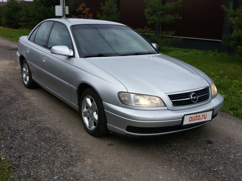 Opel Omega в седан 2002