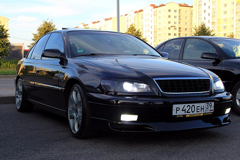 Opel Omega 2.2л 2003