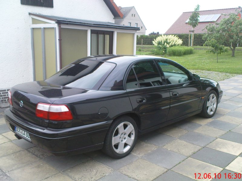 Opel Omega 2003 3.2