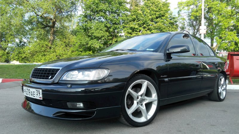 Opel Omega 2000