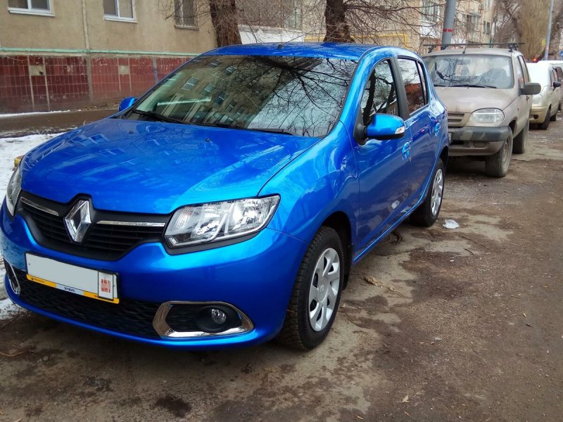 Рено Сандеро голубая лазурь