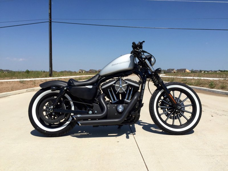 Мотоцикл Harley-Davidson Iron 883