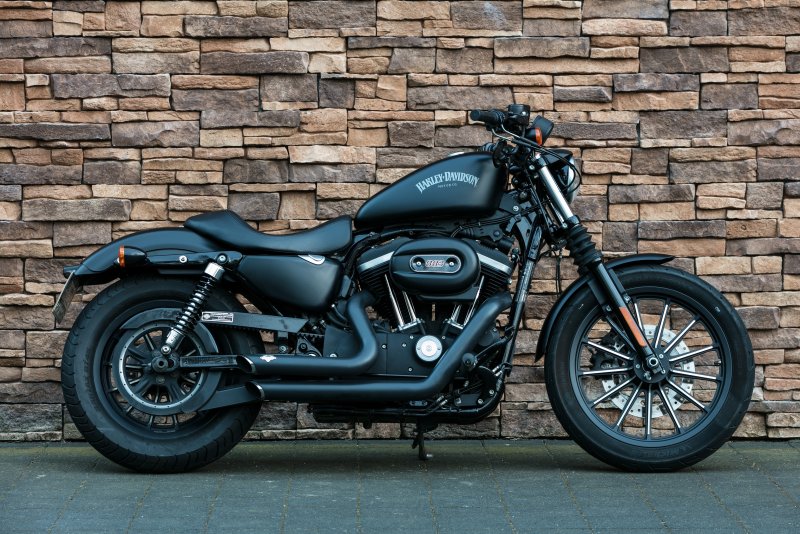 Харлей Дэвидсон спортстер Iron 883