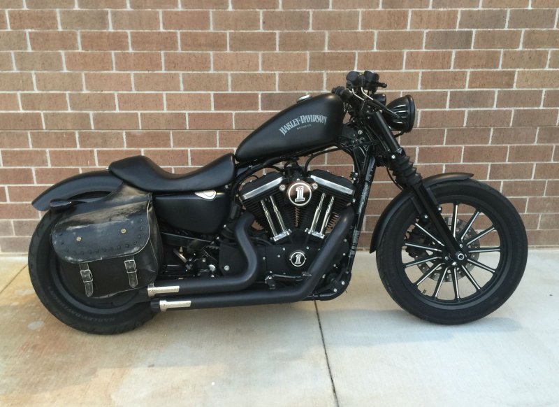 Мотоцикл Harley-Davidson Iron 883