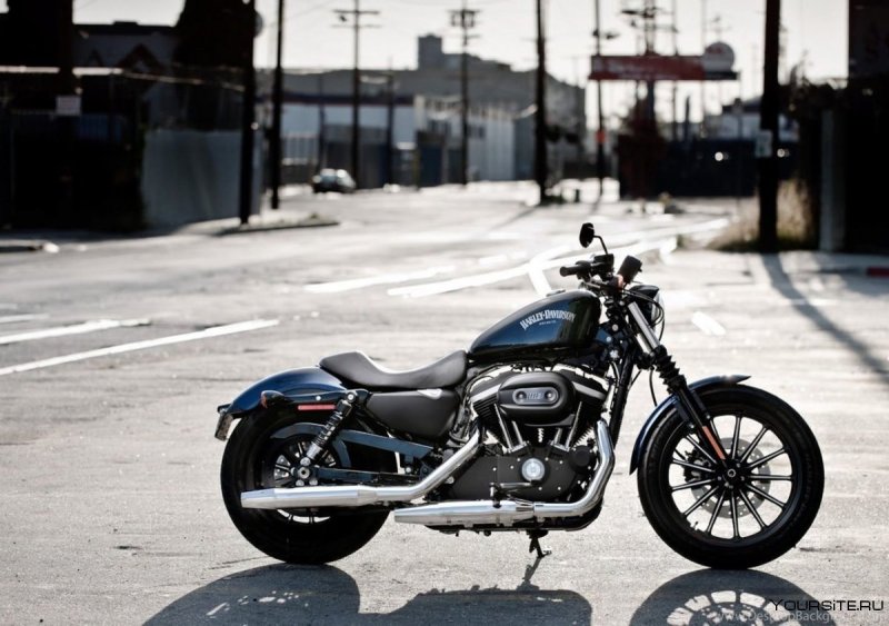 Мотоцикл Harley-Davidson Iron 883