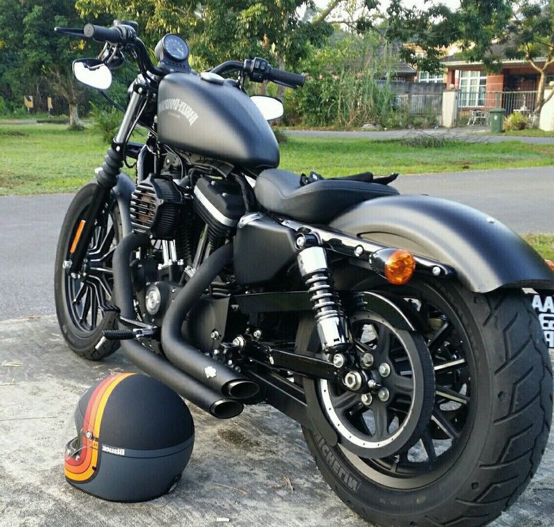 Харлей Дэвидсон Iron 883