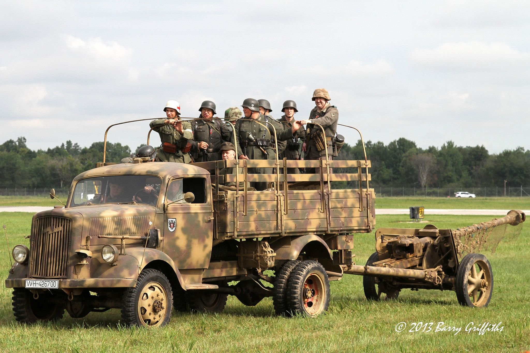 Вермахт автомобили. Опель-блиц грузовик вермахта. Opel Blitz 3.6-6700а. Opel Blitz ww2. Opel Blitz 1942.